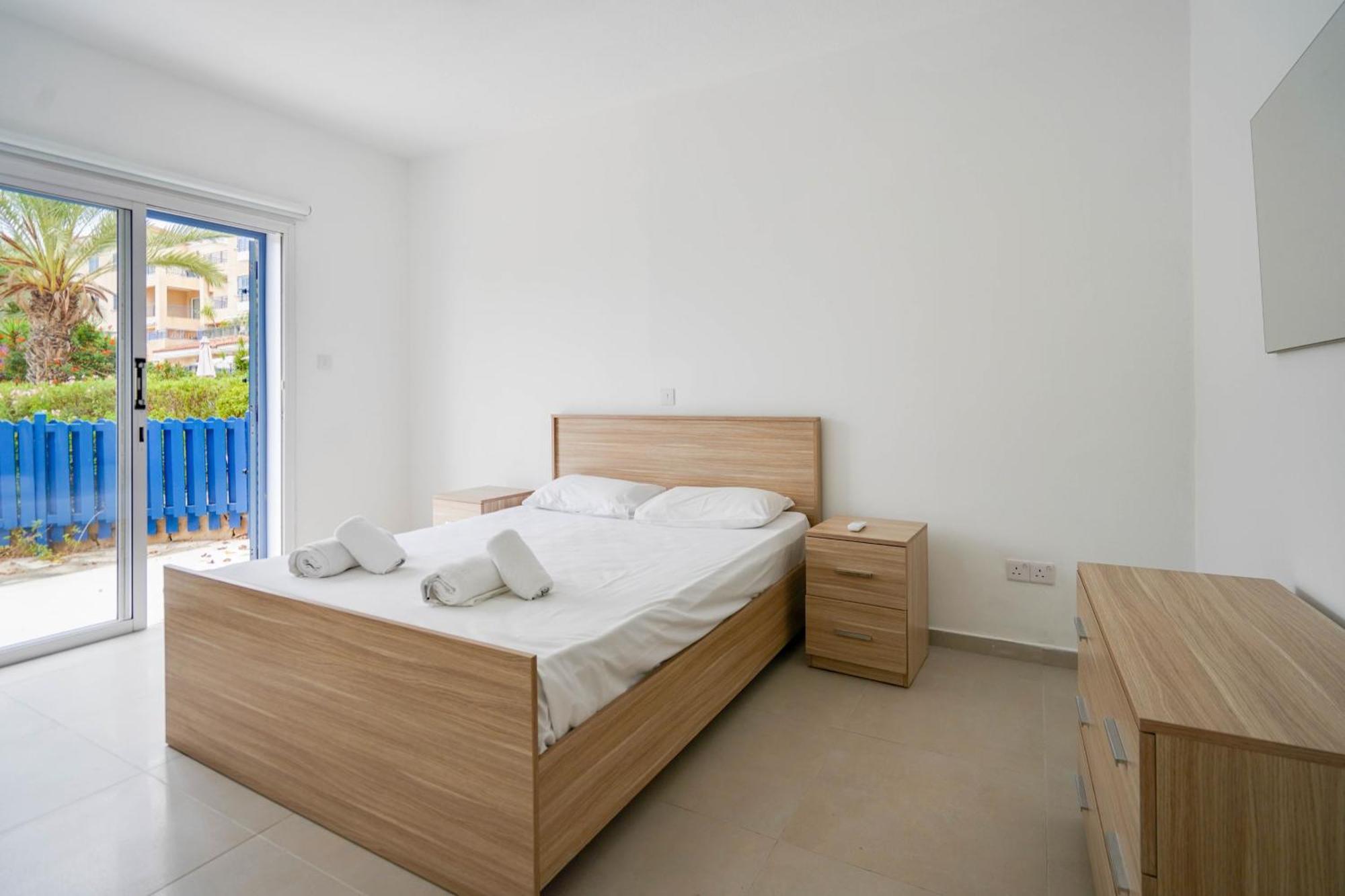 Resitour - Kings Palace Paphos Bagian luar foto
