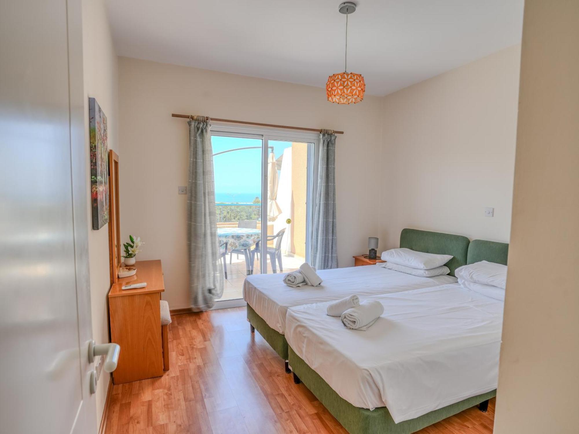 Resitour - Kings Palace Paphos Bagian luar foto